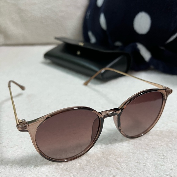 Brown Sunglasses - Picture 2 of 4